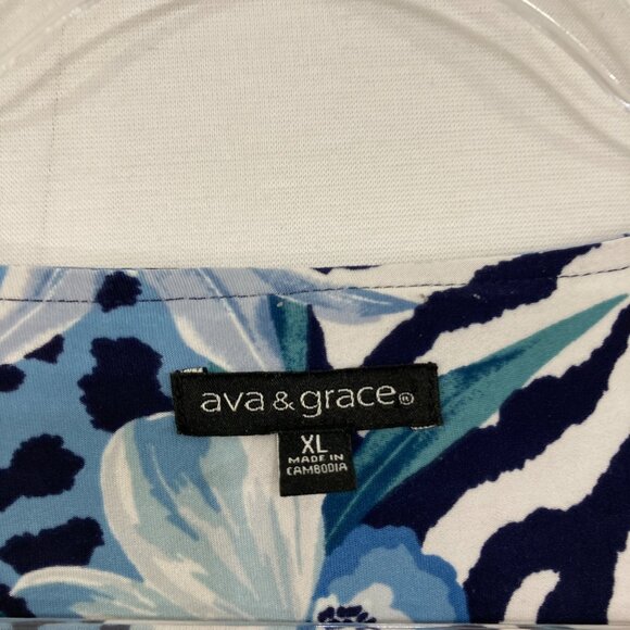 Ava & Grace size XL Blue Floral Animal Print Pintuck Stretch Knit 3/4 Sleeve Top - Picture 2 of 8